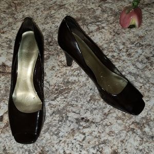Nine West Patent Leather Chocolate Peep Toe Heels